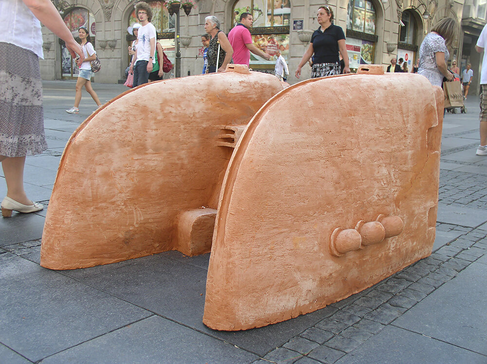 Intergalactic Cab / 130x85x60cm / 2012 / terracotta Intergalactic Cab / 130x85x60cm / 2012 / terracotta